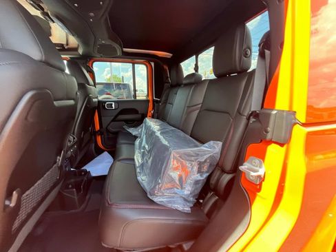 New 2025 Jeep Gladiator Rubicon image 11