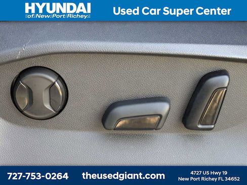 Used 2023 Volkswagen Tiguan SE R-Line image 25