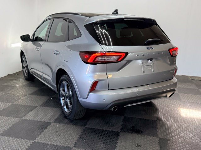 Used 2023 Ford Escape ST-Line w/ Tech Pack #1 AWD/4WD image 7