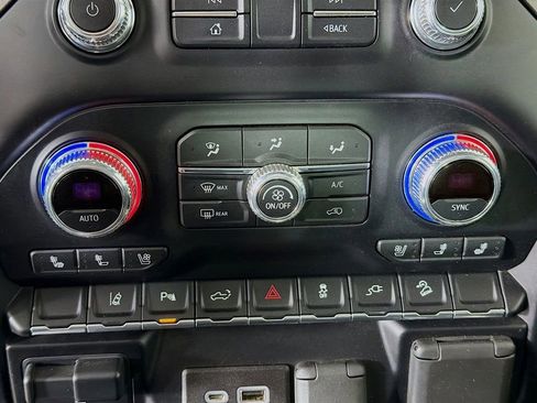 Used 2022 GMC Sierra 2500 AT4 w/ AT4 Premium Plus Package image 40