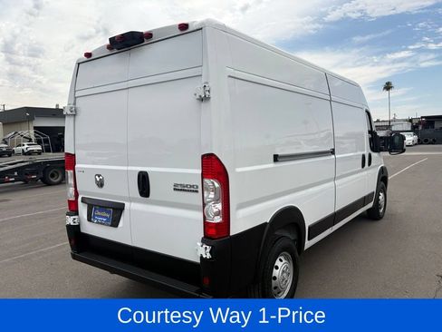 Used 2023 RAM ProMaster 2500 FWD image 11