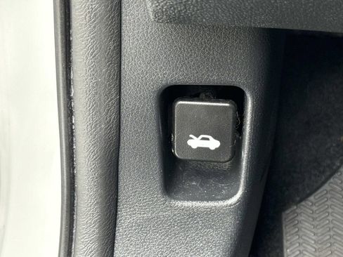 Used 2019 Honda Civic EX image 36