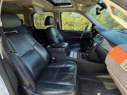 Used 2007 Chevrolet Tahoe LTZ w/ LTZ Preferred Equipment Group AWD/4WD image 30
