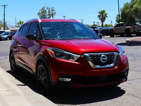 Used 2020 Nissan Kicks SR w/ SR Premium Package FWD image 14