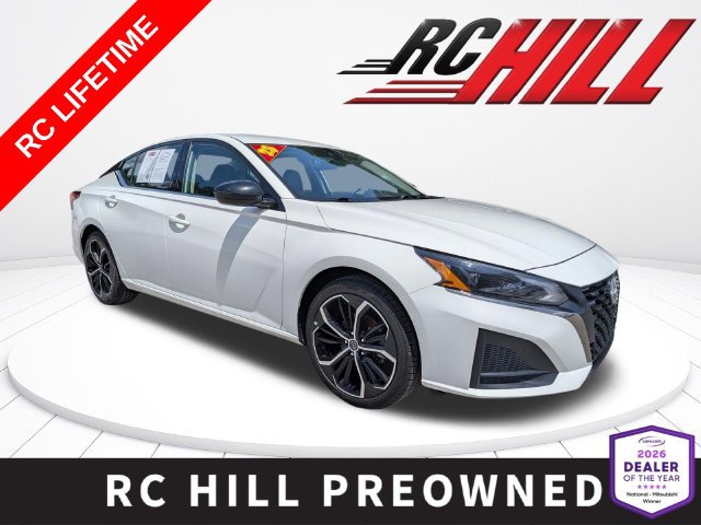 Used 2025 Nissan Altima 2.5 SR FWD image 1