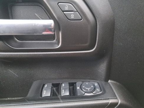 Used 2019 Chevrolet Silverado 1500 Custom Trail Boss w/ Custom Convenience Package image 12