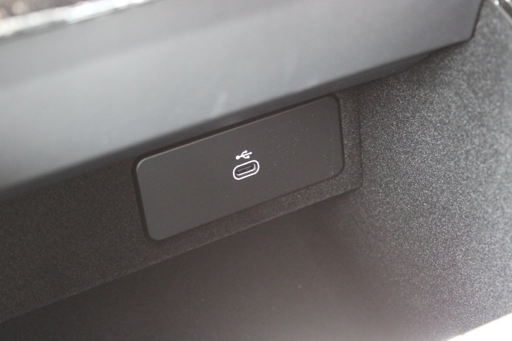 New 2027 Land Rover Range Rover Sport SE AWD/4WD image 16