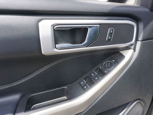 Used 2021 Ford Explorer XLT w/ Equipment Group 202A AWD/4WD image 4