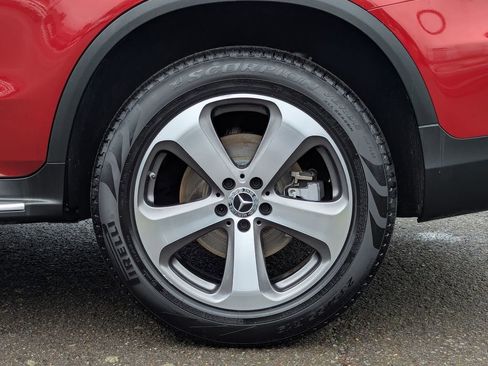 Used 2018 Mercedes-Benz GLC 300 4MATIC image 41