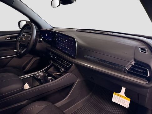 New 2026 Chevrolet Traverse LT w/ LPO, Floor Liner Package AWD/4WD image 30