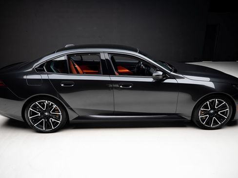 Used 2025 BMW M5 w/ M Driver's Package AWD/4WD image 37