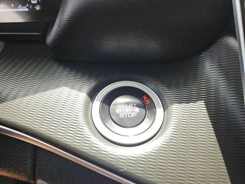 Used 2025 Jeep Grand Cherokee Altitude AWD/4WD image 21
