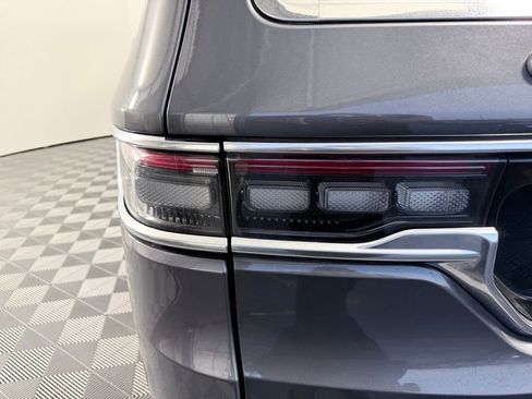 Used 2023 Jeep Grand Wagoneer L Series II image 31