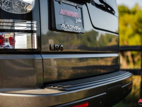 Used 2015 Land Rover LR4 HSE image 35