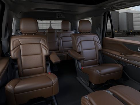 New 2026 Lincoln Navigator Reserve AWD/4WD image 24