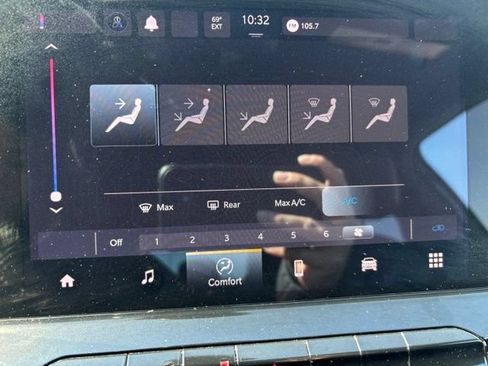 Used 2024 Jeep Compass Latitude AWD/4WD image 7