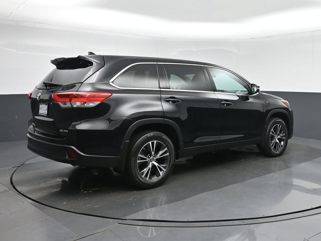 Used 2019 Toyota Highlander Plus AWD/4WD image 7