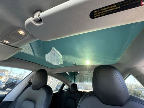 Used 2019 Tesla Model 3 Long Range image 16