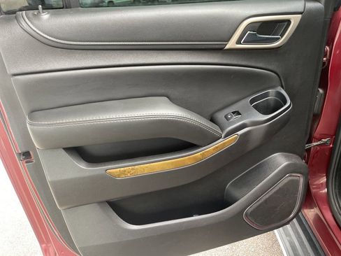 Used 2017 GMC Yukon XL Denali w/ Open Road Package image 33