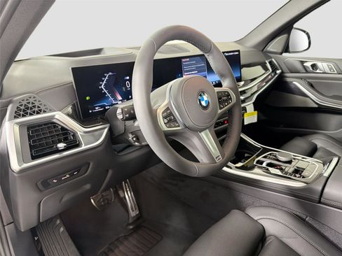 New 2026 BMW X5 xDrive40i w/ M Sport Package AWD/4WD image 9