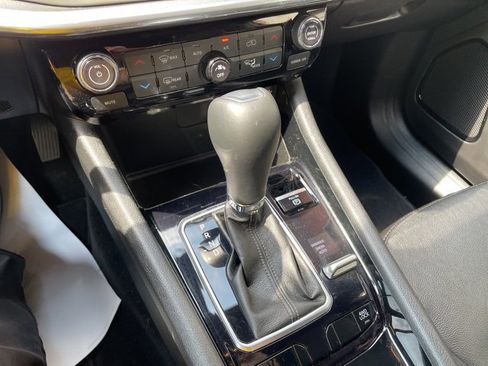 Used 2023 Jeep Compass Limited image 21