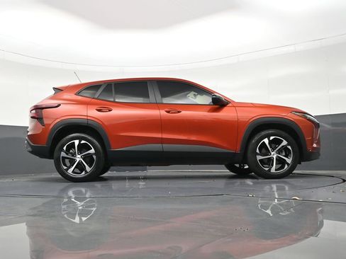 Used 2024 Chevrolet Trax RS w/ Driver Confidence Package image 33