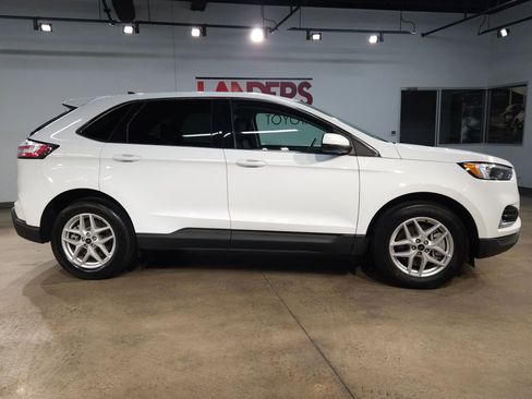 Used 2024 Ford Edge SEL image 8