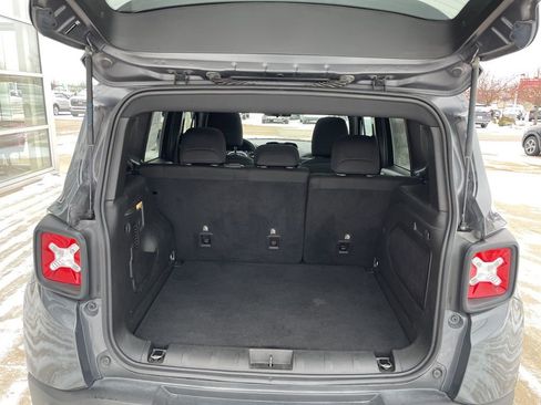 Used 2022 Jeep Renegade Altitude w/ Sun/Sound Group image 14