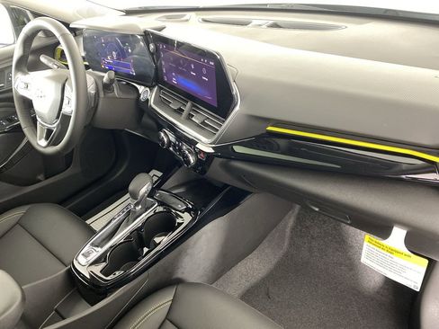 New 2026 Chevrolet Trax ACTIV w/ Sunroof Package image 28