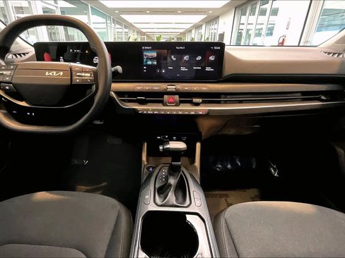 Used 2025 Kia K4 LXS image 14