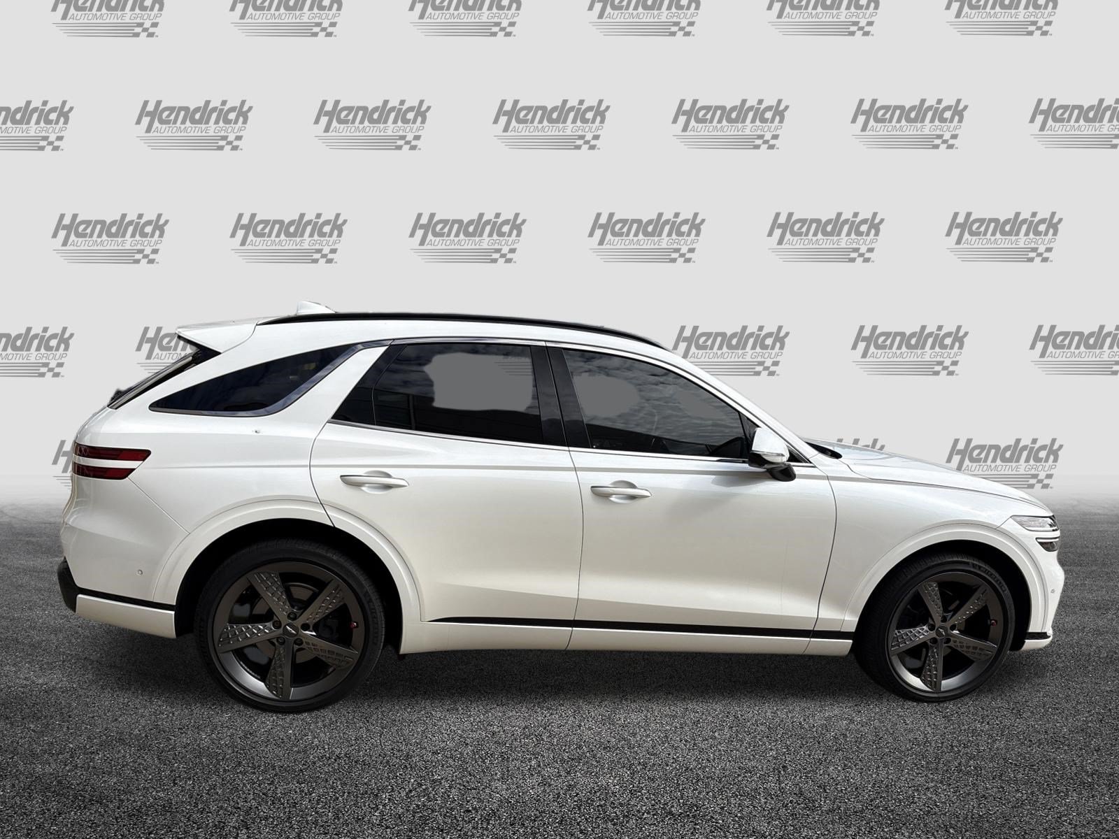 Used 2022 Genesis GV70 2.5T w/ Sport Prestige Package AWD/4WD image 11