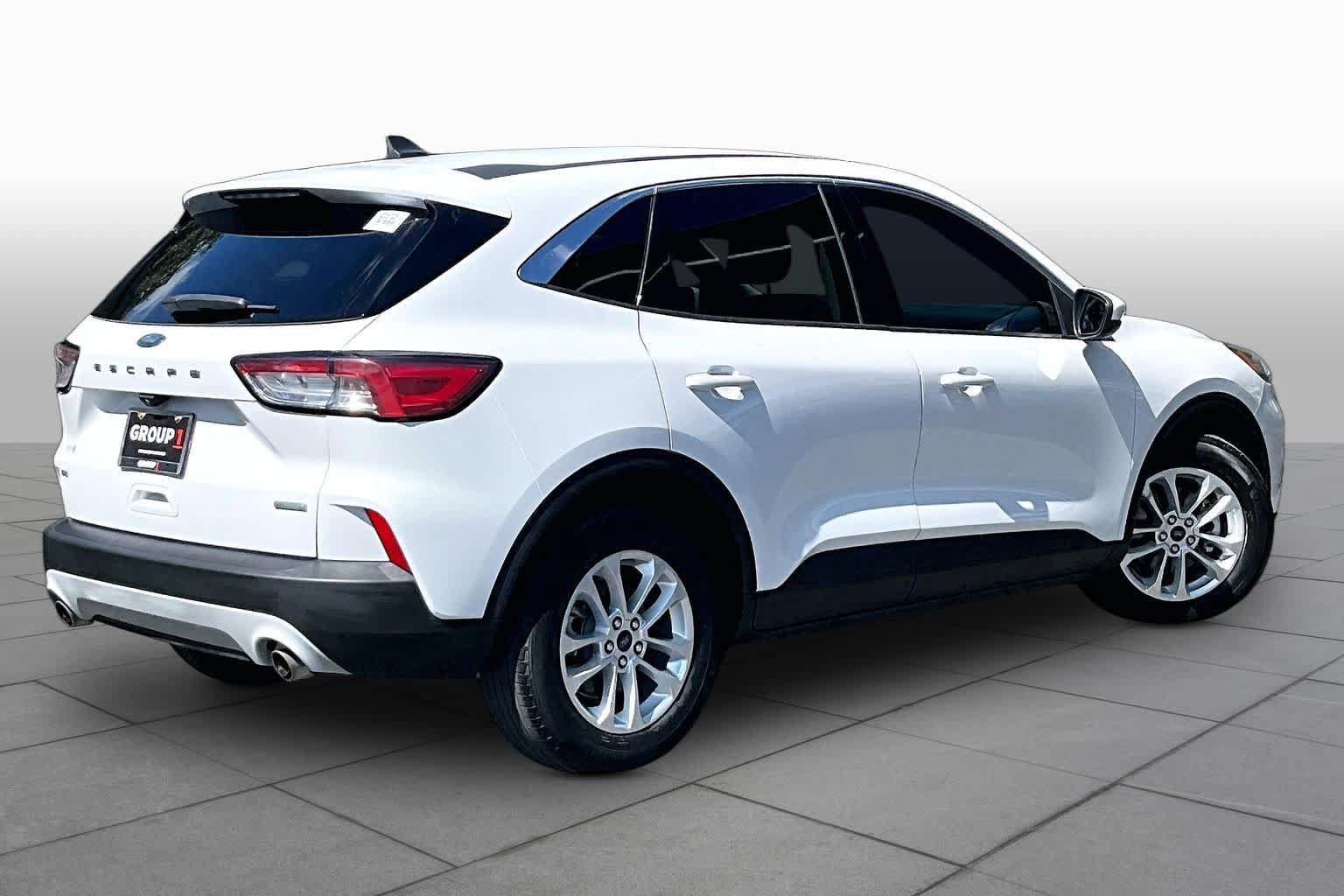 Used 2020 Ford Escape SE FWD image 13
