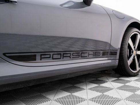 Certified 2025 Porsche 911 Carrera image 33