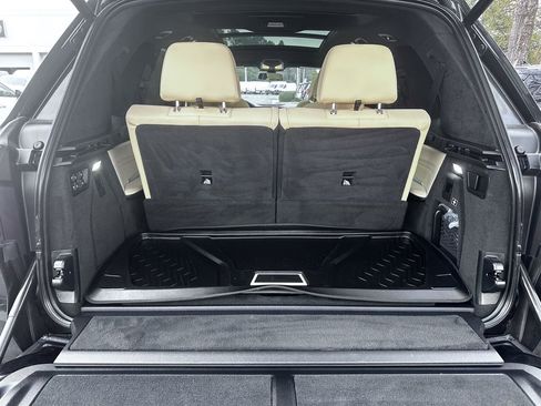 Used 2022 BMW X7 xDrive40i w/ Premium Package image 32