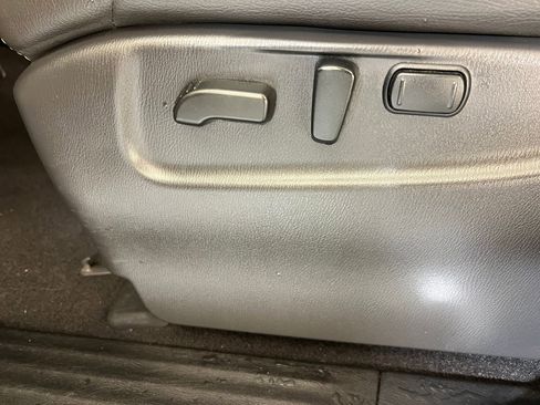 Used 2017 Nissan Armada SV image 13