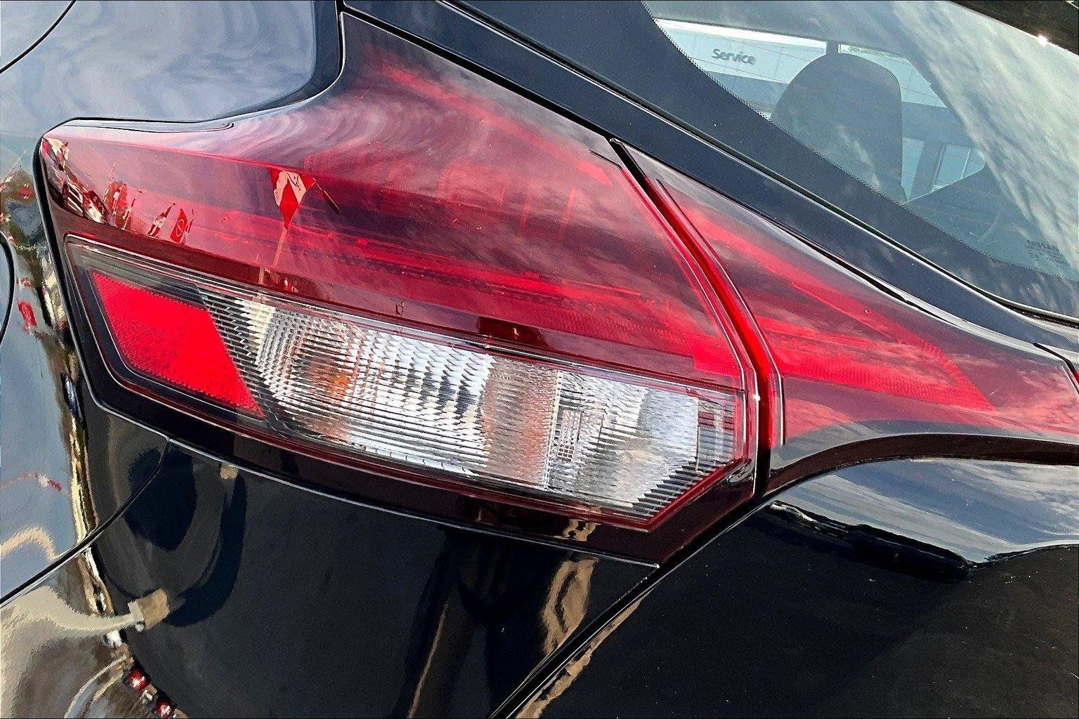Used 2021 Nissan Kicks SR w/ SR Premium Package FWD image 29