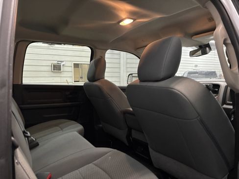 Used 2018 RAM 2500 Tradesman w/ Chrome Appearance Group image 28