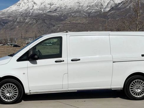 Used 2021 Mercedes-Benz Metris image 5