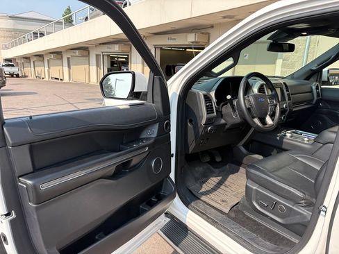 Used 2019 Ford Expedition Max XLT w/ Equipment Group 202A AWD/4WD image 15