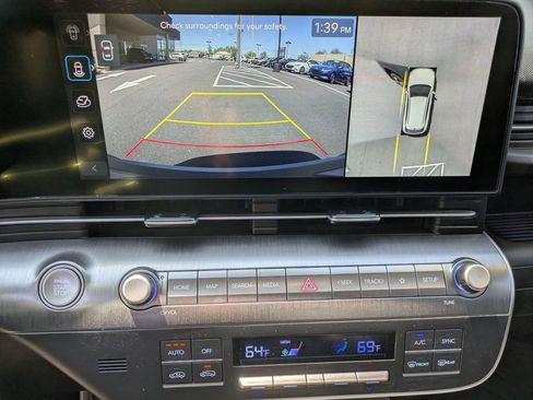 Certified 2025 Hyundai Kona Limited AWD/4WD image 18