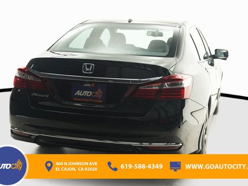 Used 2017 Honda Accord EX-L image 10