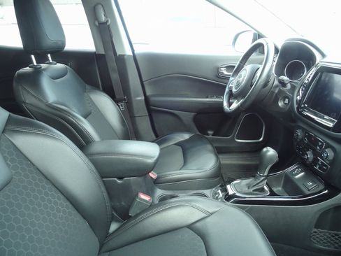 Used 2019 Jeep Compass Altitude image 8