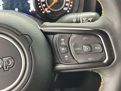 Used 2024 Jeep Gladiator Sport AWD/4WD image 18