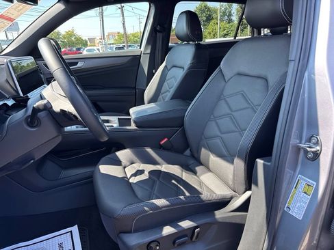 Used 2024 Volkswagen Atlas Cross Sport SE AWD/4WD image 19