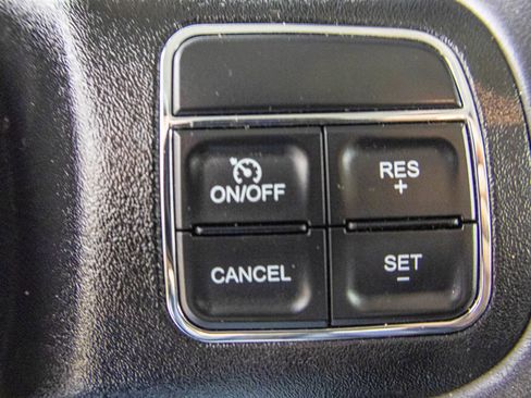 Used 2016 Jeep Wrangler Unlimited Rubicon w/ Connectivity Group image 28