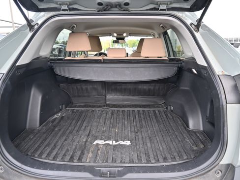 Used 2022 Toyota RAV4 XLE image 35