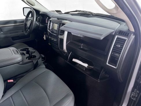 Used 2020 RAM 1500 Classic SLT RWD image 30