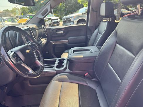Certified 2020 Chevrolet Silverado 1500 LTZ w/ LTZ Premium Package AWD/4WD image 13