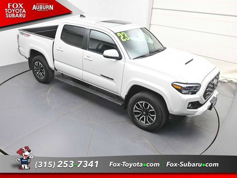 Used 2023 Toyota Tacoma TRD Sport w/ TRD Premium Sport Package AWD/4WD image 30