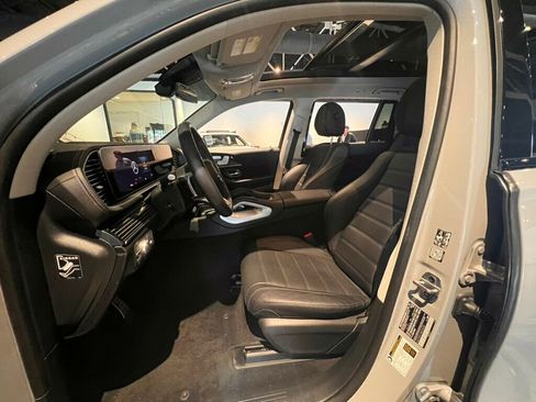 Used 2024 Mercedes-Benz GLS 580 4MATIC image 16